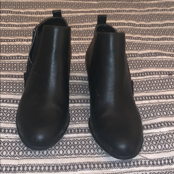 Shoes - safe T step non slip black bootie